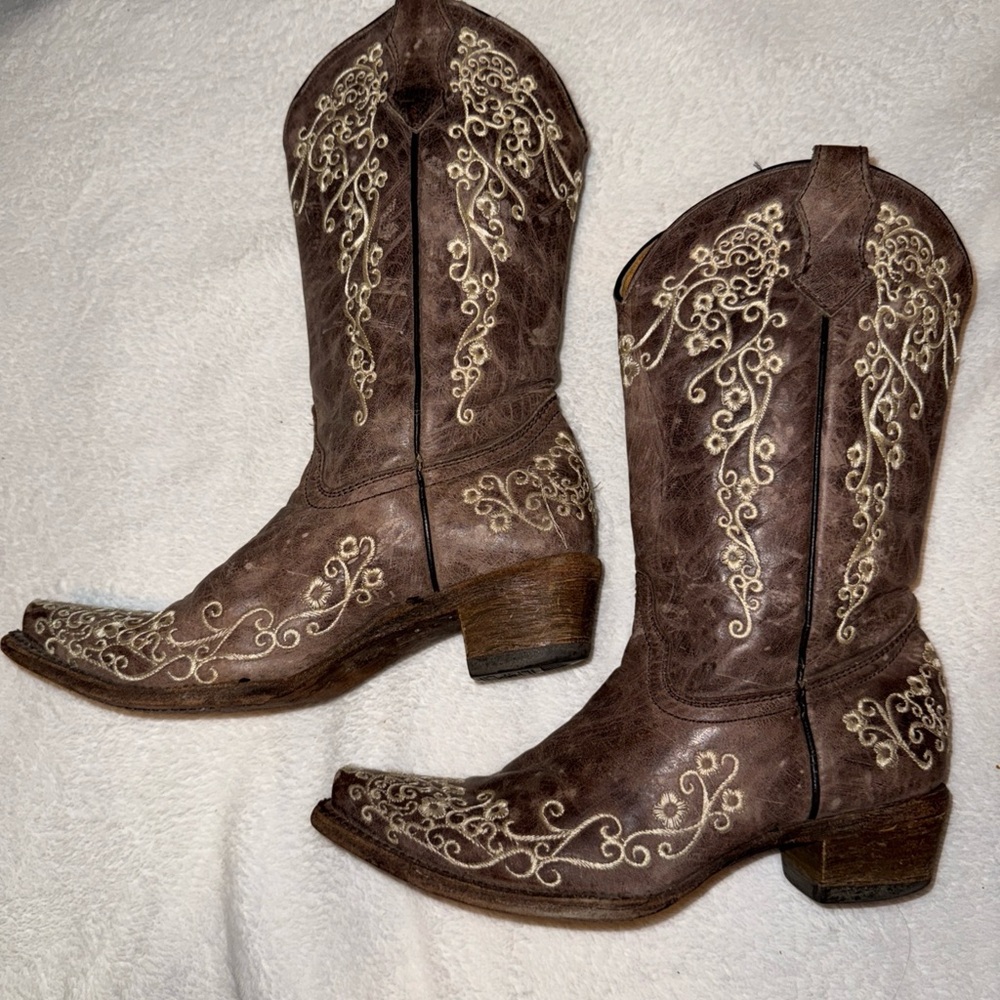Corral Boots Brown Embroidered Western Boots
